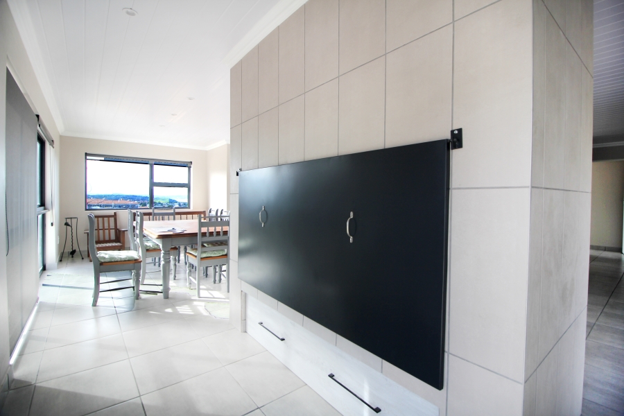 3 Bedroom Property for Sale in Menkenkop Western Cape
